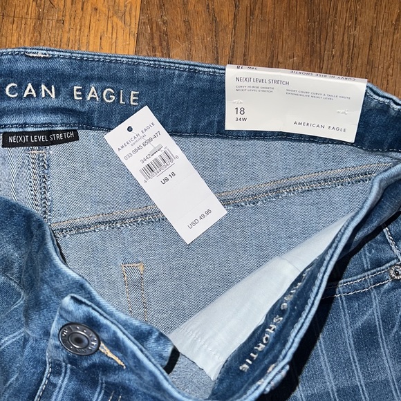 AE Curvy Hi Rise Shortie - Picture 2 of 3